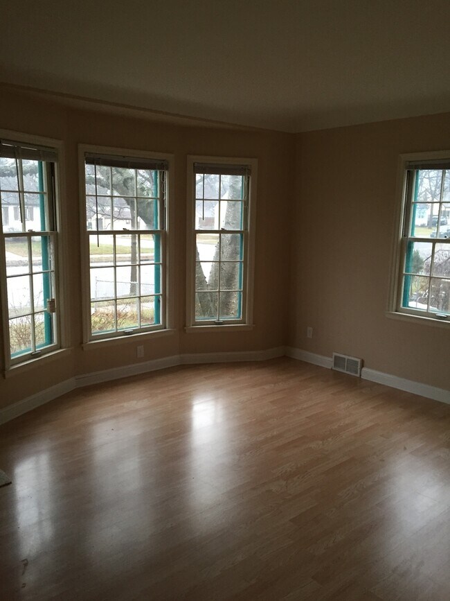 Foto del edificio - Impeccable 3 Bedroom 1 Bathroom Home in St. Paul!