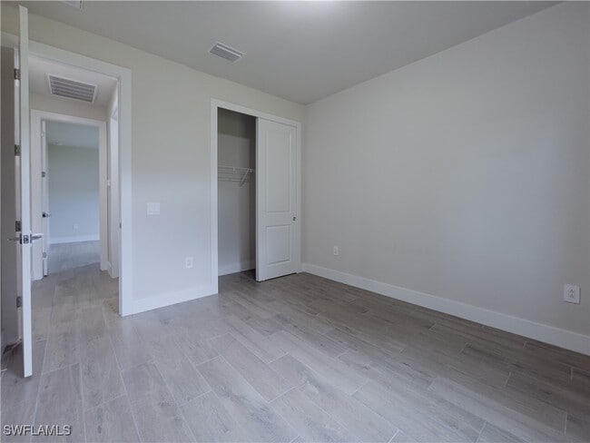 Foto del edificio - 6144 Higgins Ave
