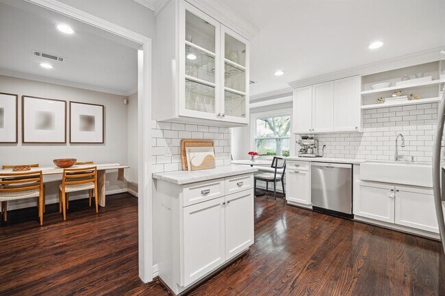 Foto del edificio - 8511 Greenbush St