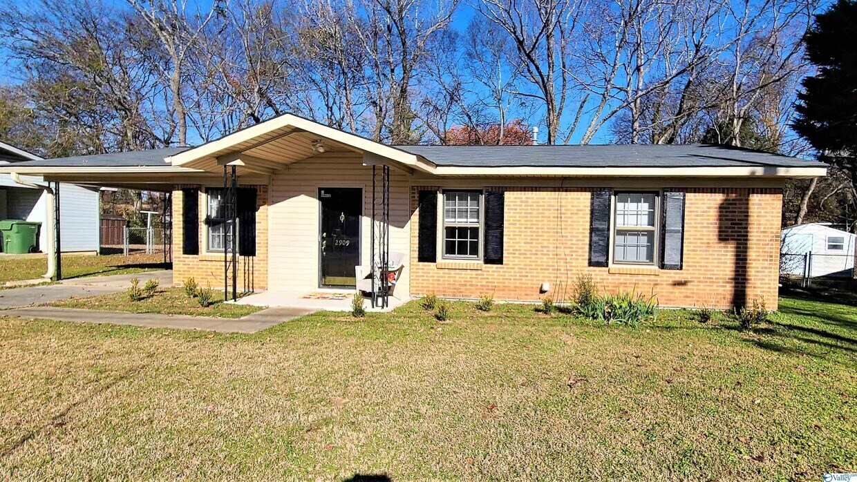 Primary Photo - 2909 Berkshire Dr SW