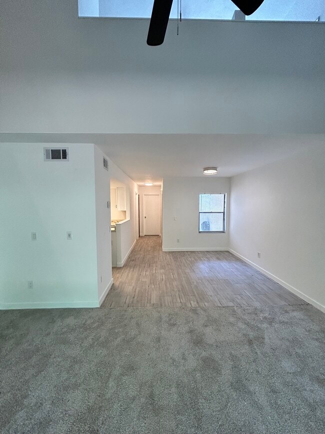 Building Photo - 7200 SW 8th Ave