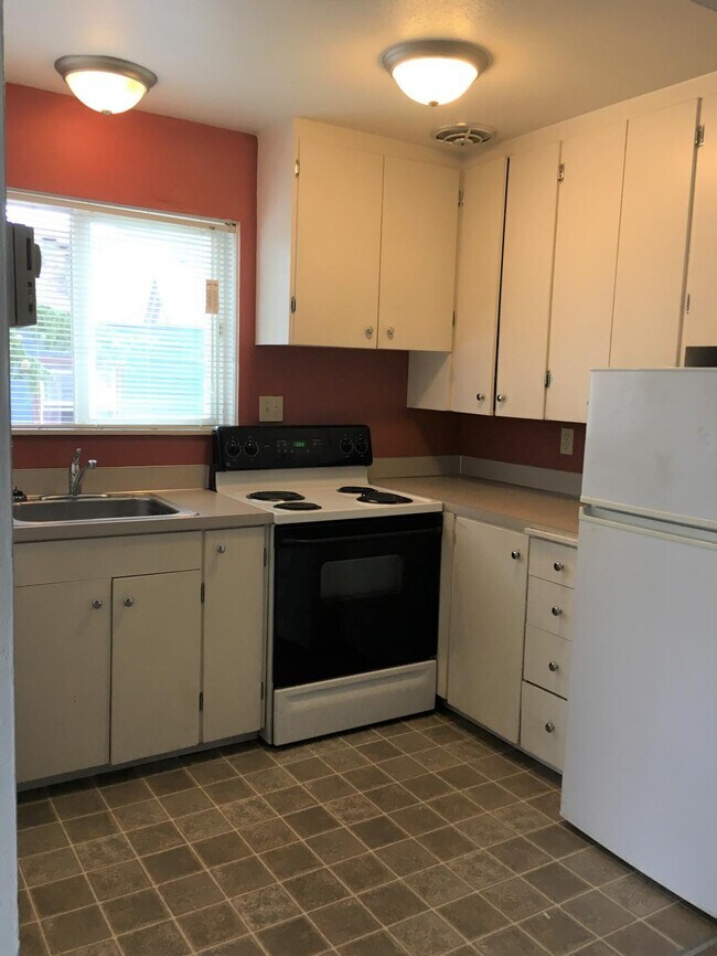 Foto del edificio - University Cliff Apartments - 2 bedrooms