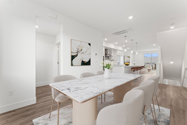 Building Photo - 1375 California Cir