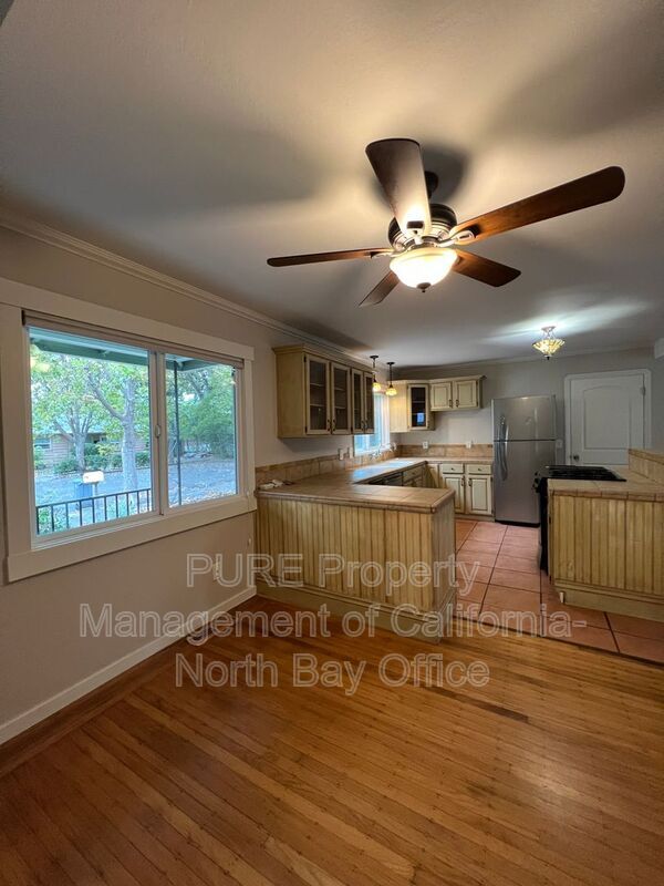 Building Photo - 2344 Rowe Dr