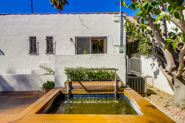 Building Photo - 1338 S Sierra Bonita Ave