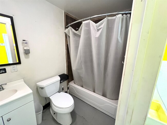 Building Photo - 1310 Nance St