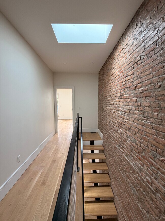 Foto del edificio - 77A Somers St