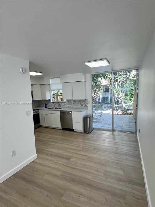 Building Photo - 6007 SW 69th St