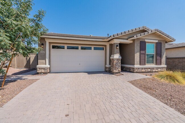 Building Photo - Charming 3-Bedroom Home in Verrado with St...