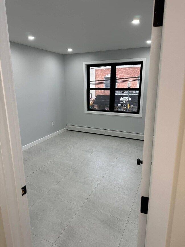 Foto del edificio - 206 Bedford Ave