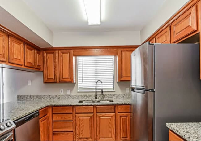 Building Photo - 147 Wildwood Dr