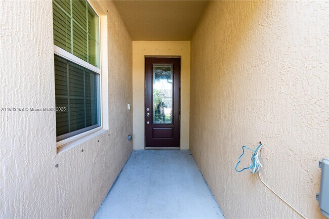 Foto del edificio - 5204 Jovial Ct