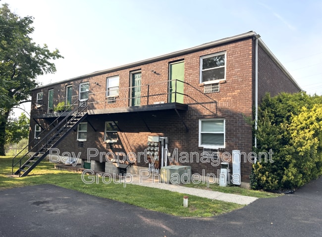 Building Photo - 100 E Mt Vernon St