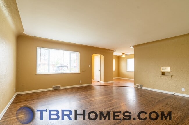 Photo - 2052 Jamaica St House