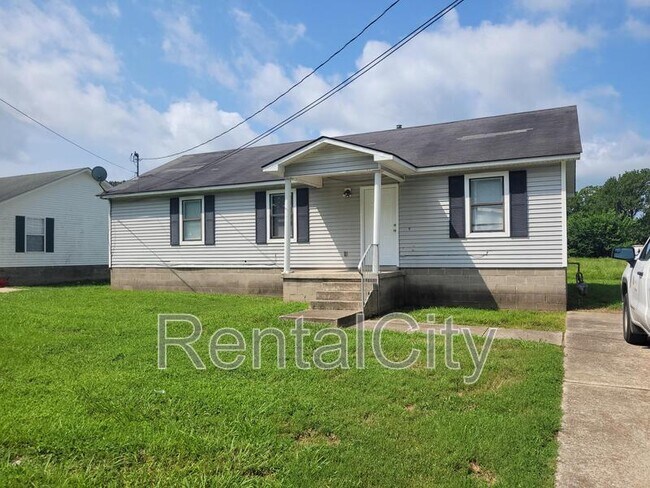Building Photo - 829 Friendship Rd