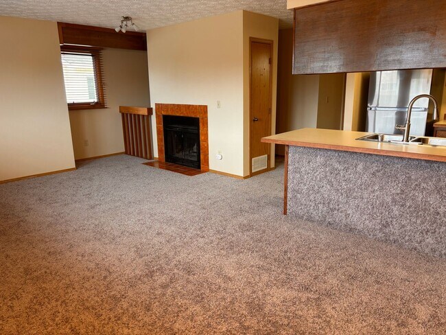 Foto del edificio - Updated 3 Bed / 2 Bath Turnagain Townhome!