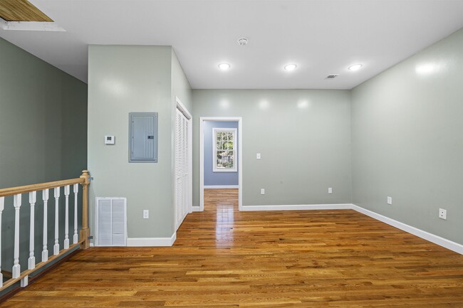 Building Photo - 222 Olean Ave