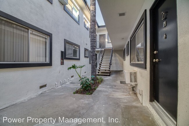 Building Photo - 4520 Colbath Ave