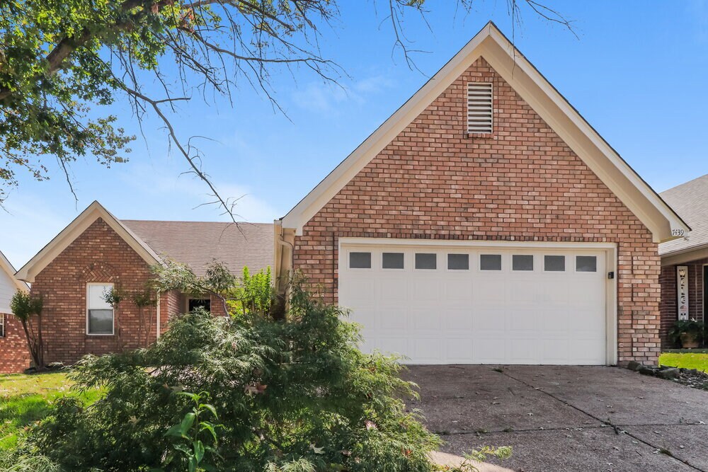 Foto principal - 7439 Overcreek Ln