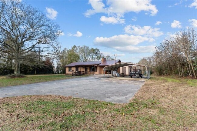 Foto del edificio - 3685 Settingdown Rd