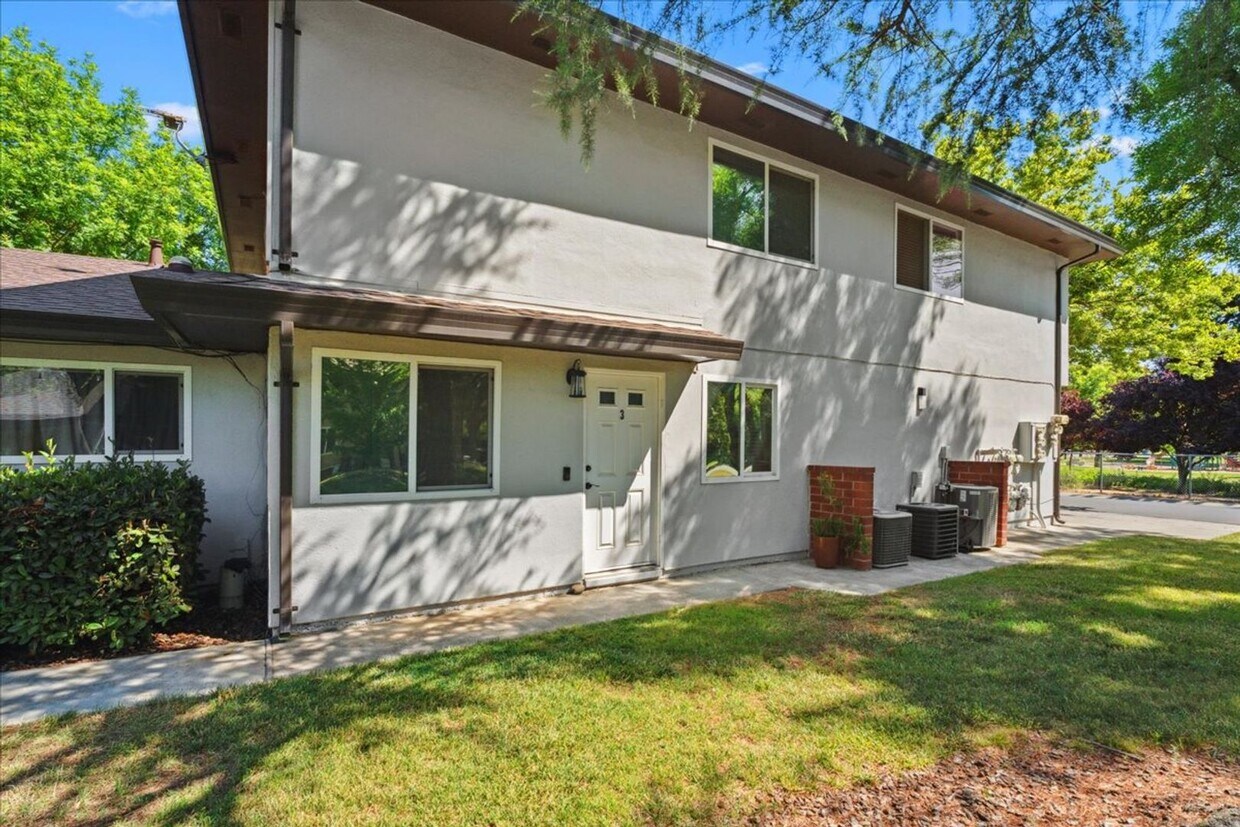Foto principal - 2800 Bidwell St