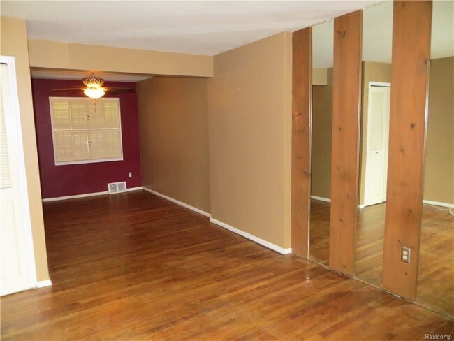 Building Photo - 23324 Edsel Ford Ct