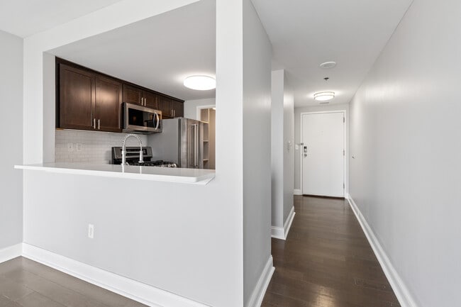 Foto del edificio - 250 E Harbortown Dr