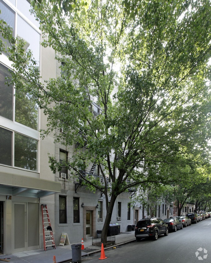 Building Photo - 342-348 E 81st St