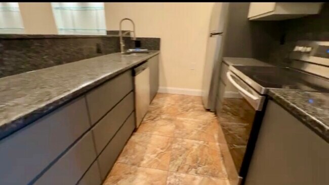 Building Photo - 27 Saint Marys Ct