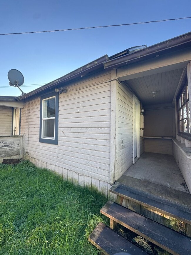 Building Photo - 918 Summit St