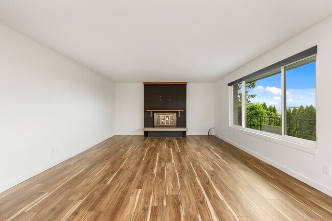 Foto del edificio - Newly Renovated 2BR/2BA Home with Private Balcony in Seattle