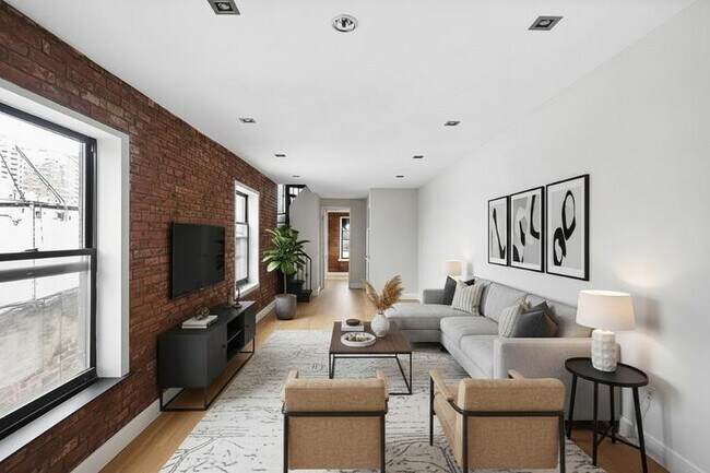 Foto del edificio - 325 E 5th St