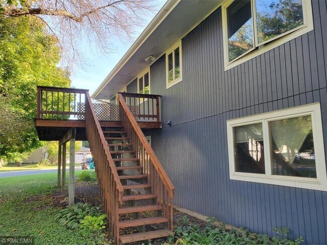 Building Photo - 2117 Fern Ln