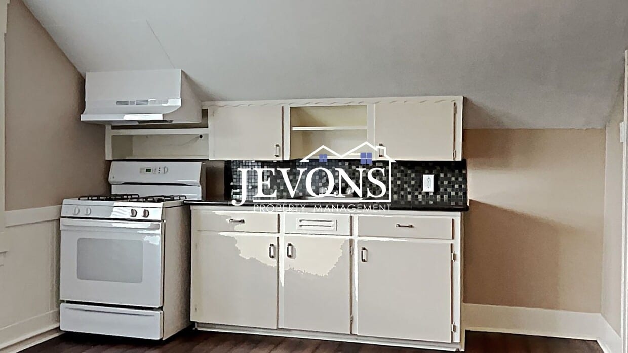 Primary Photo - Make yourself at home in this apartment lo...