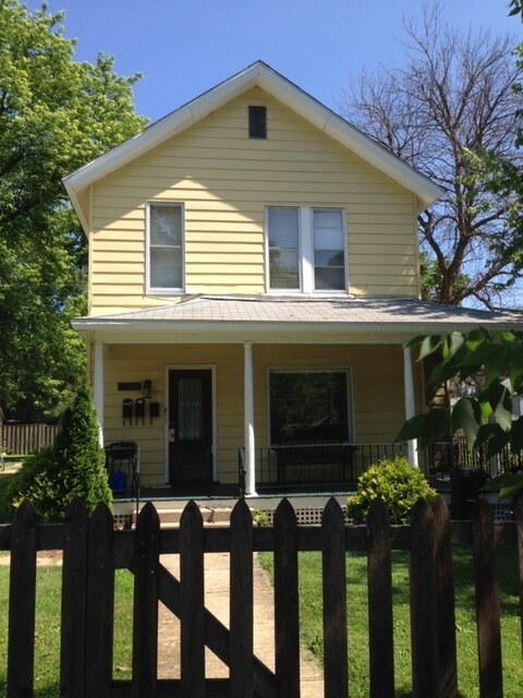 Exterior - 208 W Columbia Ave