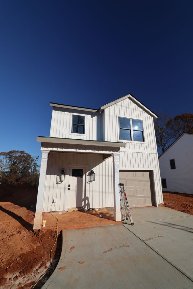 Building Photo - Brand New Community! Chestnut Hills in Sen...