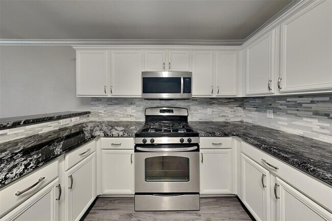 Building Photo - 7323 Foxwood Fair Ln