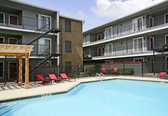 Building Photo - 6808 S I-35 Frontage Rd