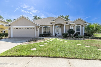 Building Photo - 2465 Pinehurst Ln