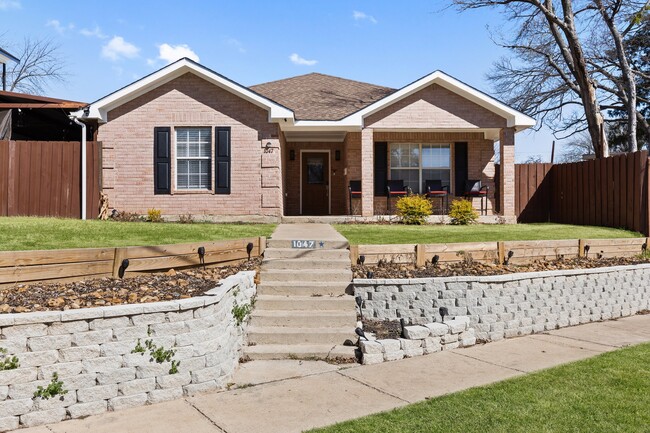 Building Photo - 1047 Eldorado Ave