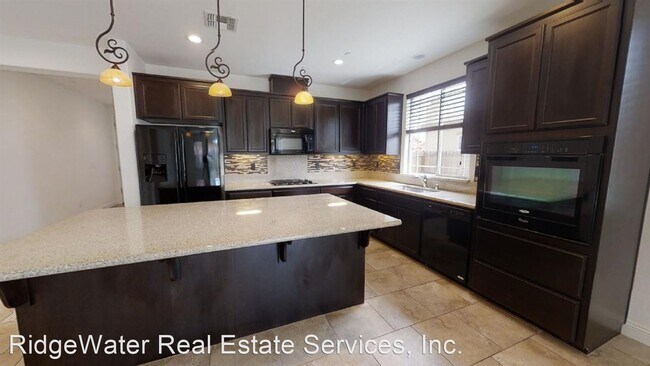 Building Photo - 4 br, 3 bath House - 852 Pohono Ct.