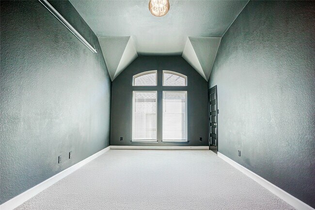 Building Photo - 9814 Chapman Trl