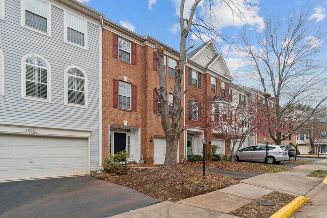 Foto del edificio - Wonderful Townhome