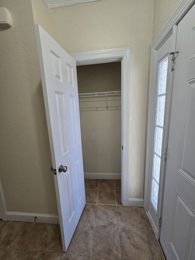 Foto del edificio - Lovely 3 Bedroom house near Town Center