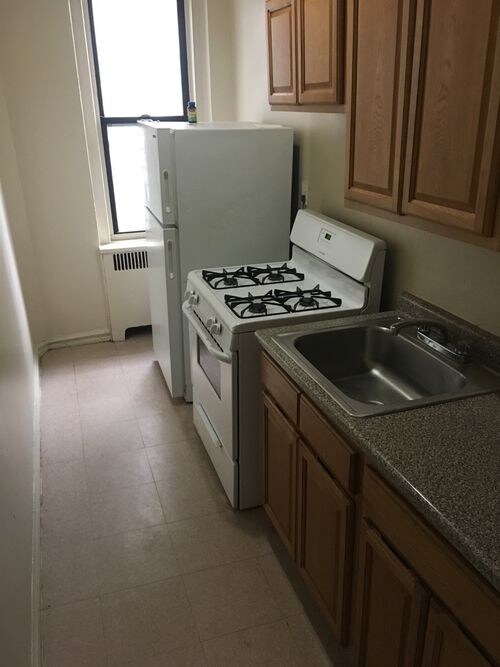 Foto principal - 2330 Valentine Ave
