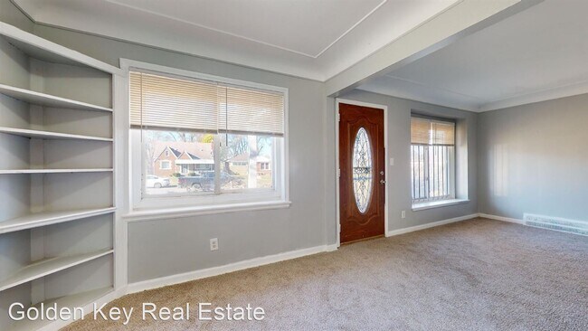 Foto del edificio - 3 br, 1 bath House - 18108 Waltham St