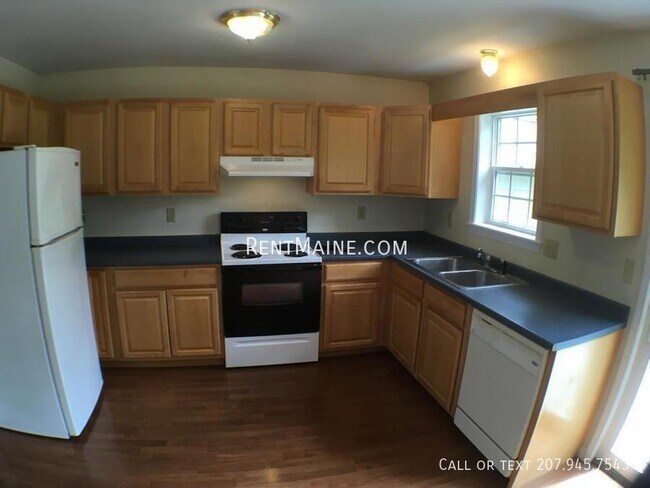 Building Photo - 706 Fuller Rd