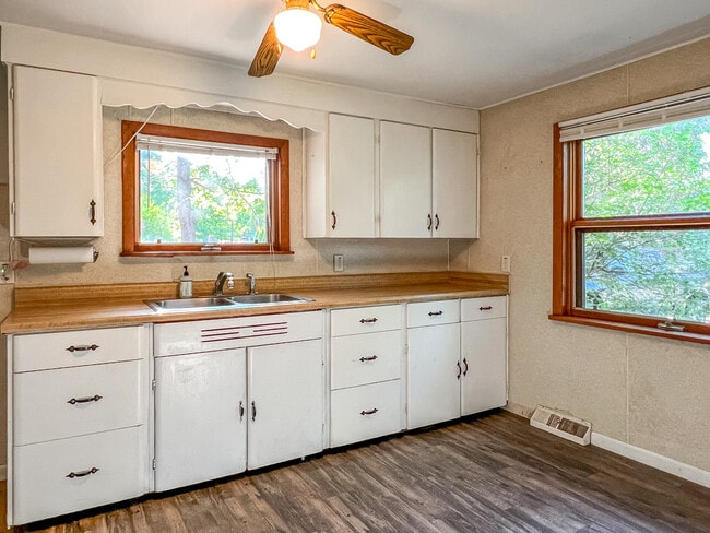 Building Photo - 2263 Werner St