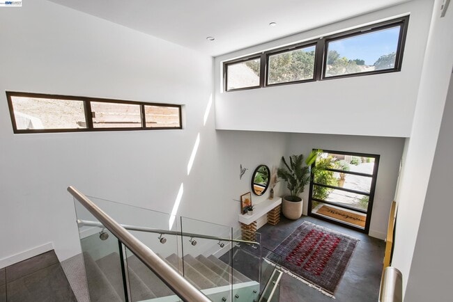 Building Photo - 297 Las Quebradas