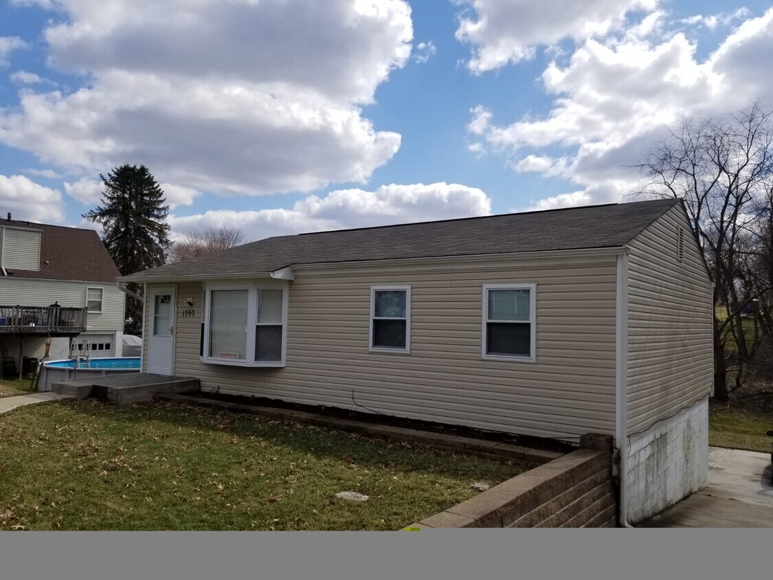 1797 Cedaridge Dr, South Park Township, PA 15129 House Rental in